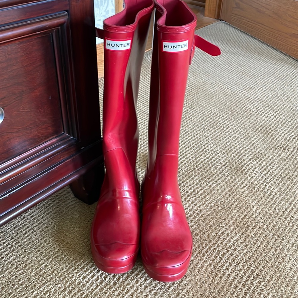 Like new tall hunter rain boots